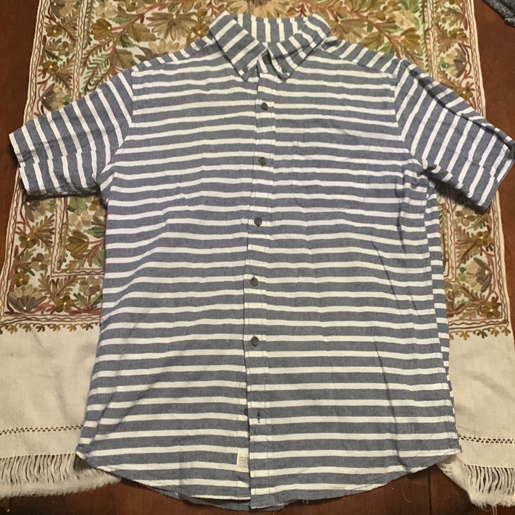 Short Sleeve Collared Button Down, Medium